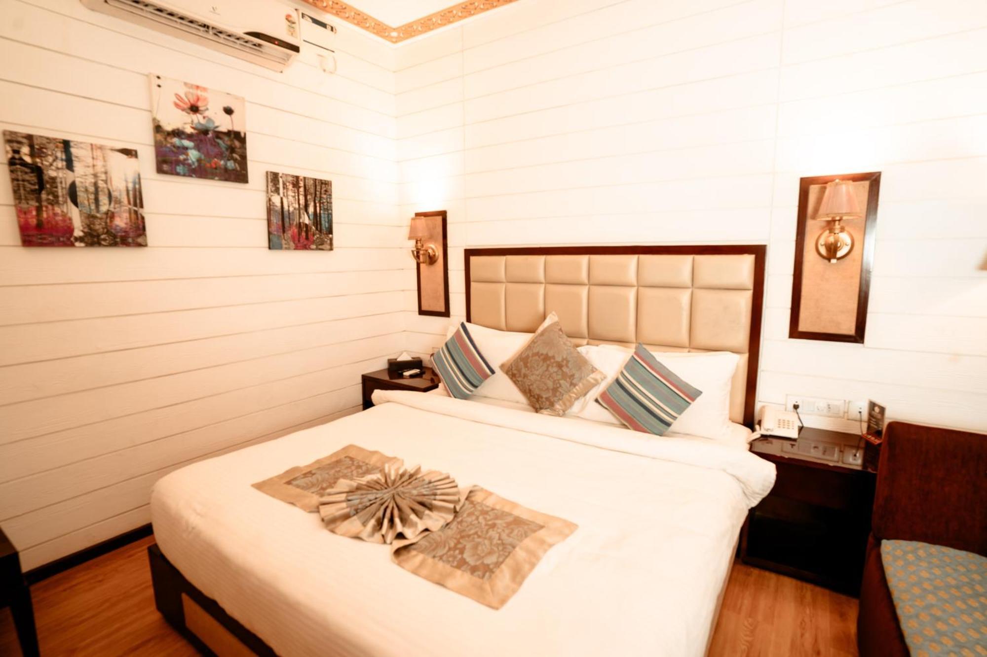 Sinon Baga Retreat Hotel Exterior photo
